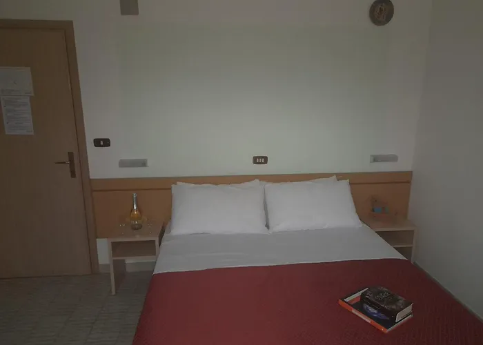 Antony チェルヴィア